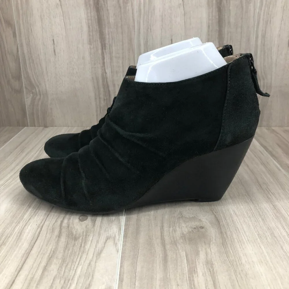 BCBGeneration Wedge Ankle Boots Womens 8.5B Helen Black Suede Zip Booties